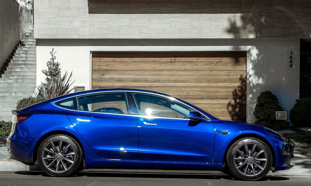 テスラ モデル3 x T SPORTLINE TST スペースグレー 18インチ | アメ車